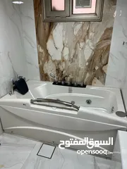  6 للبيع جاكوزي غازيني 67 ×90*170 سم بحالة ممتازة جدا وشبه جديدالرجاء التواصل واتس اب فقط .