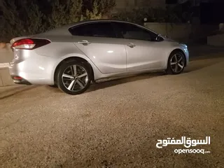  8 كيا K3 /موديل 2017/ ماتور 1600/ اقتصاديه/اصل سولار/ غنيه عن التعريف