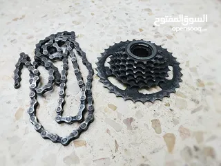  1 بكرة خلفية 7 سرعات تايواني للبسكليت مع الجنزير بحالة 7 speed bicycle freewheel with chain
