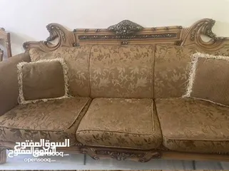  3 طقم كنب غرفه جلوس للبيع بسعر مغري جدا