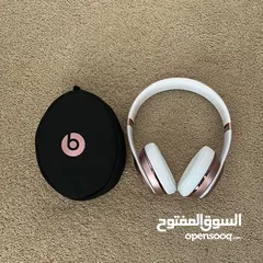  2 سماعة beats solo 3 gold rose