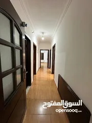 10 خلدا /شقه كأنها لم تسكن فارغه للايجار/ داخلي 220 متر / 4 نوم -
