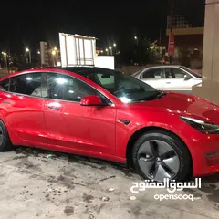  17 Tesla model 3