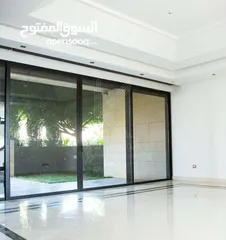  5 فيلا فاخرة متلاصقة للبيع في الظهير ضمن كمباوند