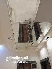  26 متخصصون في جميع أعمال السيكوريت والشوربوكس والزجاج والمرايا