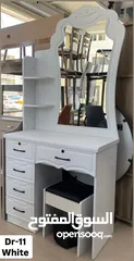  27 Dressing table