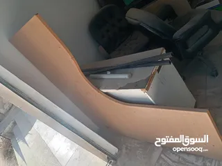  4 مقاعددراسيه +مكاتب