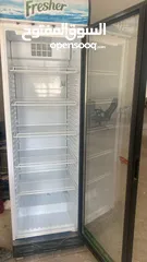  1 ثلاجة مشروبات بحالة ممتازة