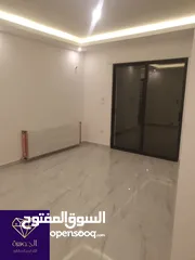  8 شقة أرضية فخمه ومميزة جديدة لم تسكن لقطه وبسعر مغري جداااا عرض خاص للبيع في أرقى مناطق خلدا