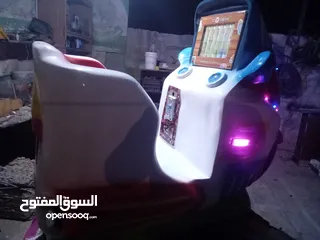  4 لعبه هزازة كهربائيه تعمل على العملة المعدنيه