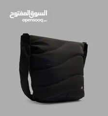  1 حقيبة كتف سوداء ماركة سكتشرز