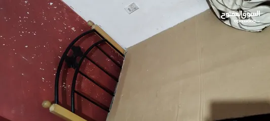  1 تخت سرير مفرد حديد