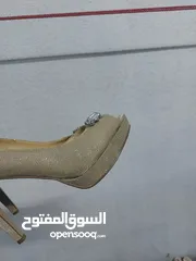  4 احذية نسائيه بحاله ممتازه جدا العداد 45حذاء. لبيع