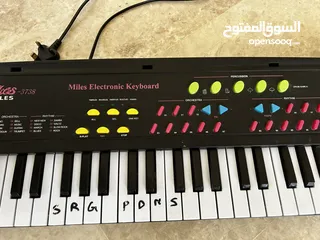  11 Electronic keyboard