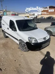  1 بيجو بارتنر 2011