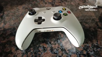  3 Xbox One S• مستعمل بحالة ممتازة