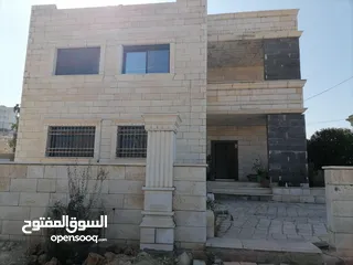  13 قطعة ارض مقام عليها بناء مميز -للبيع -بدران