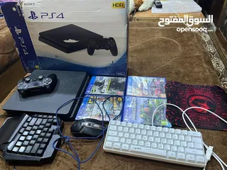  1 بلايستيشن 4 مع 3 CD  و كيبوردين وماوس