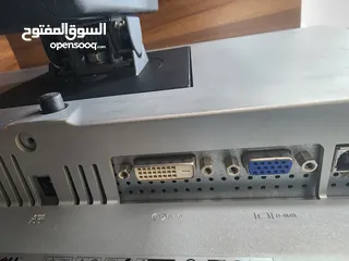  10 شاشة ديل حجم 22 بوصة مع ستاند متحرك للأعلى والاسفل، مع منافذ usb (VGA)