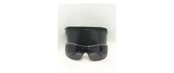  2 Givenchy Oversized sunglasses Very good condition Black, Plastic