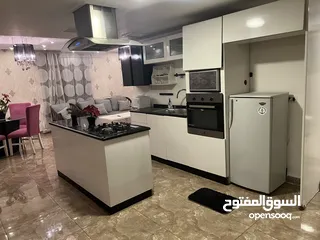  6 شقه مفروشه فخمه للايجار