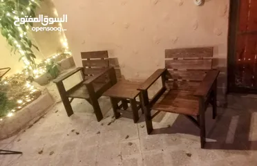  10 كراسي وجلسات خشب