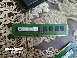  1 رام 4 جيجا ddr 3  متوفر  قطعتين 2 ram ddr 3  4 gb