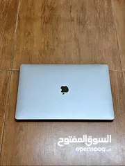  1 MacBook Pro 2019  16” i7 16/512GB