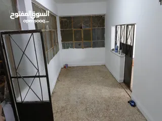 6 بيت . شقه  منزل  لايجار _الزرقاء _وادي الحجر _خلف مسجد اصحاب الرسول_________