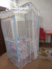  3 سرير اطفال مع فرشة للبيع استعمال سنه فقط جديد