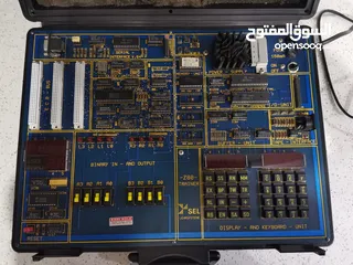  5 مختبر تعليمي لمعالج دقيق نوع Z80 جديد فرنسي اصلي مع كامل ملحقاته للبيع