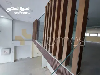  5 معرض ثلاث ابواب (واجهة 18 متر) للايجار في شارع مكة , بمساحة 659م