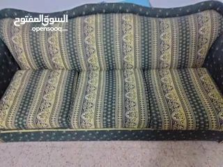  12 طقم كنب ومتفرقات للبيع  طقم كنب  طاولة 2 وممر ومعاه قطعتين  طقم كنب 7 مقاعد مع كفره بحالة جيدة