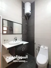  15 فيلا راقية للاجار بموقع ممتاز المعبيلة الثامنة Modern villa for rent