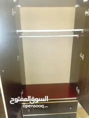  2 خزانه وسرير اطفال بحال الوكاله