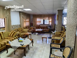  17 منزل للبيع موقع مميز و اطلاله مميزه و محدث بالكامل