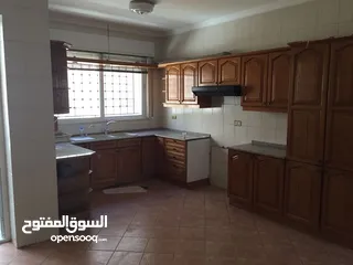  4 شقة غير مفروشة للإيجار 250م2 ( Property 10794 ) سنوي فقط