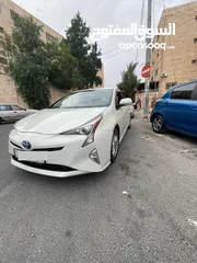  2 Toyota Prius 2017