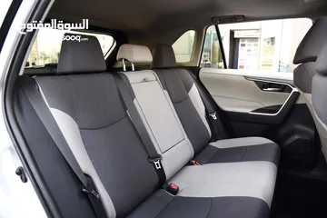  15 Toyota RAV4 XLE Hybrid 2019