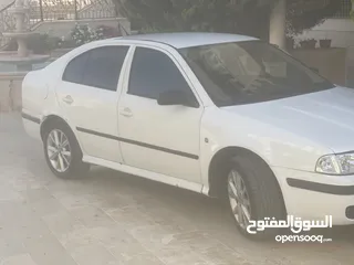 10 سكودا اوكتافيا توور 2008 فحص نظيف جدا ضواو جديده غمازات جديدة فرش جلد تنجيد غرفه تخلو من العيوب