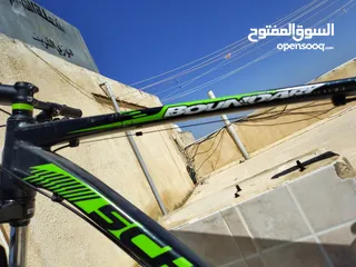  4 بسكليت تصميم امريكي وصناعة تايوانSchwinn boundry للبيع