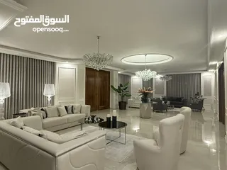  13 فيلا للبيع
