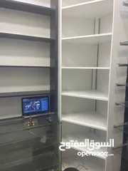  2 رفوف و باترينات محل كامل