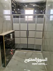  15 شقه طابق ثاني فني 170م  للبيع على شارع البترا خلف اربد مول قراند وكازيه الرجوب