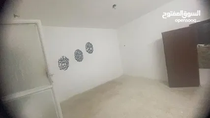  3 بيت للايجار بسعر مناسب