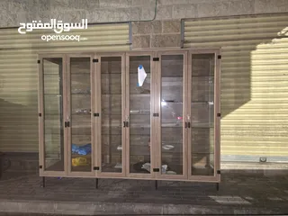  2 خزانة المنيوم كلها زجاج ارتفاع مترين  بعرض3متر عمق 60سنتمتر للاستفسار