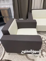  2 طقم جلوس مستعمل شهر فقط