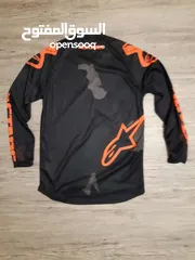  18 تي شيرت أصلي جديد من  Red Bull   Original مقاسات مختلفة لكل موديل