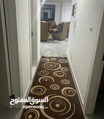  3 شُقَّة مَفروشة 3 غُرَف في الطيرة موقع ممتاز لم تُسكَن مِن قَبل