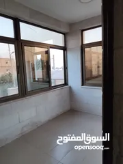  8 منزل مستقل ومطل للبيع واجهات حجر ومنطقة هادئة جداً وقريب من جميع الخدمات